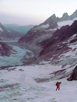 Traseul Contamine din Petites Jorasses{[]}Traseul Contamine din Petites Jorasses