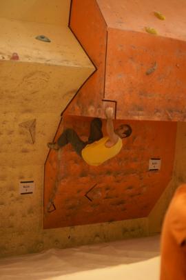 Concurs de bouldering la Natural High, Brasov{[]}Concurs de bouldering la Natural High, Brasov