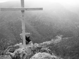 LA crucea alba in drum spre Suscu
