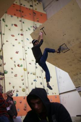 Concurs de bouldering la Natural High, Brasov{[]}Concurs de bouldering la Natural High, Brasov