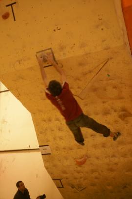 Concurs de bouldering la Natural High, Brasov{[]}Concurs de bouldering la Natural High, Brasov