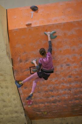 Concurs de bouldering la Natural High, Brasov{[]}Concurs de bouldering la Natural High, Brasov