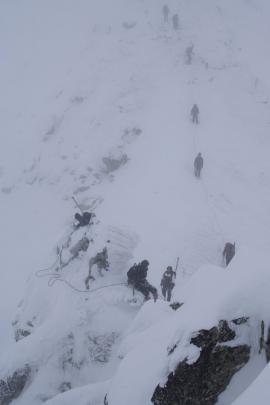 Stagiu de initiere in ture alpine de iarna{[]}Stagiu de initiere in ture alpine de iarna