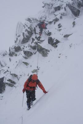 Stagiu de initiere in ture alpine de iarna{[]}Stagiu de initiere in ture alpine de iarna