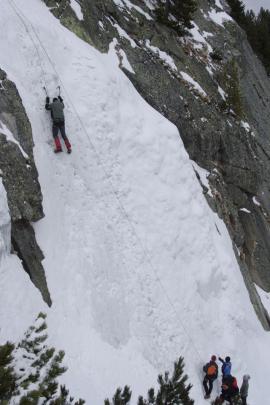 Stagiu de initiere in ture alpine de iarna{[]}Stagiu de initiere in ture alpine de iarna